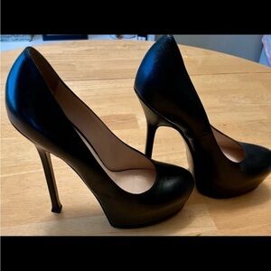 Yves Saint Laurent Black Leather Pump Heels